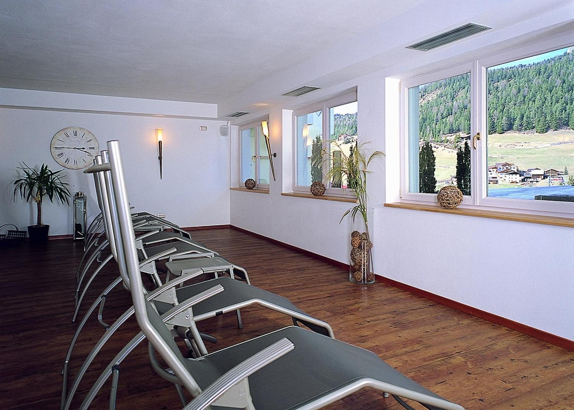 Garni Hotel Bel Vert Σέλβα ντι Βαλ Γκαρντένα Εξωτερικό φωτογραφία